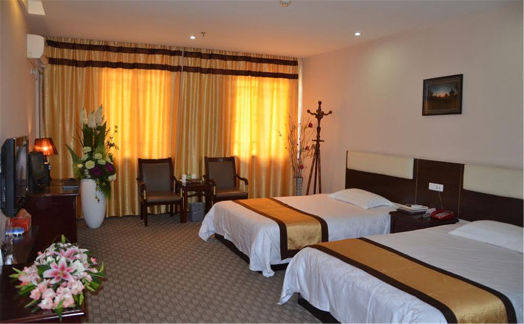 Wudangshan Yinjie Holiday Hotel Danjiangkou Quarto foto