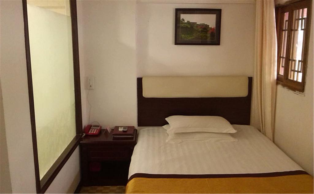 Wudangshan Yinjie Holiday Hotel Danjiangkou Quarto foto